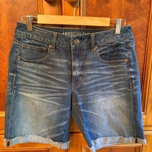 American Eagle Slouchy Bermuda Shorts NWOT Size 6